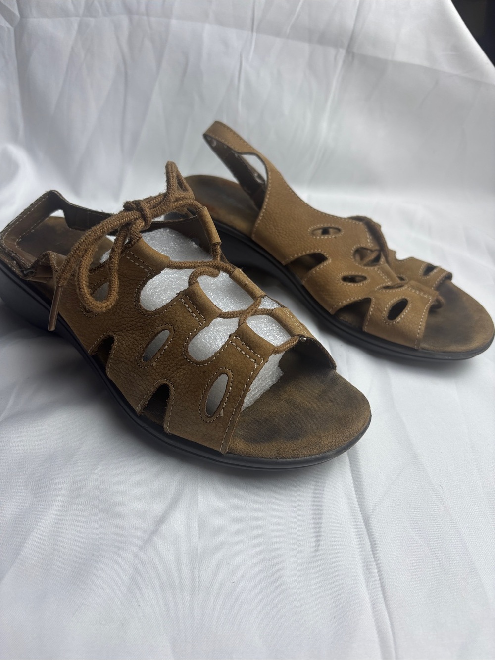 Used Cobbie Cuddlers Sandals. Sz 9W